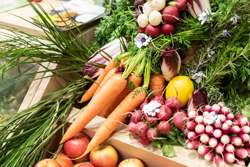 Fruits et légumes sur un stand