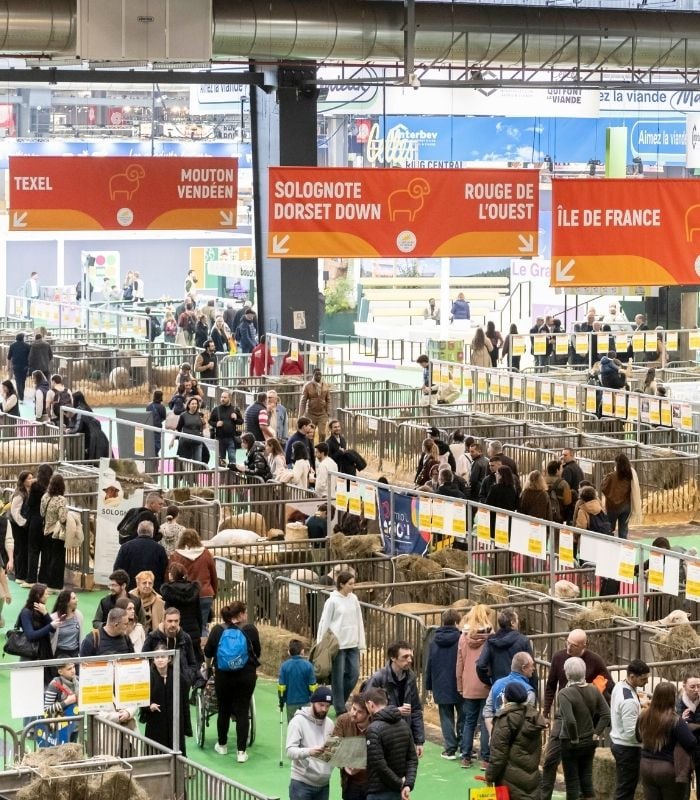 allée centrale du pavillon 1 du sia