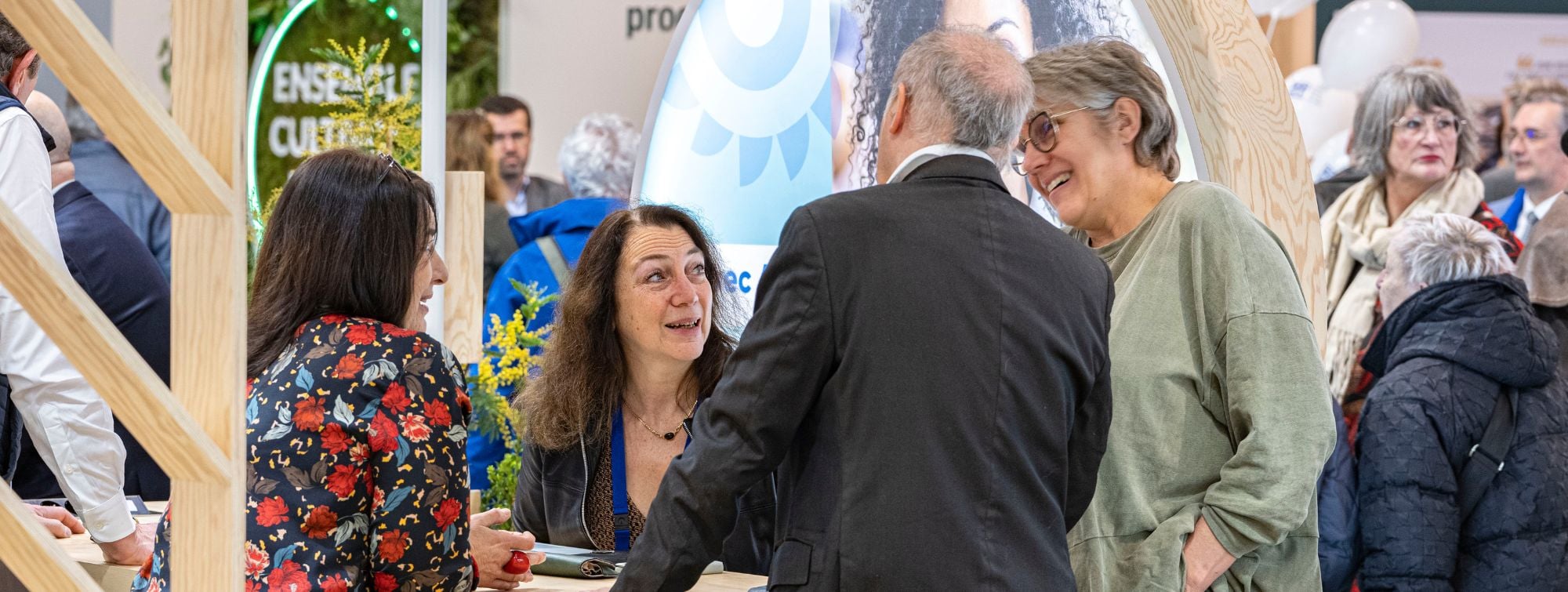 exposants-échanges-visiteurs-stand