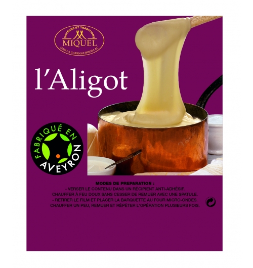 Aligot - Une bonne purée de pommes de terre à laquelle on mélange de la tome fraîche, dans ce plat typique de l'Aveyron. Fondant et savoureux!